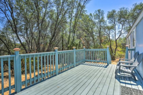 Quaint Mariposa Home with Private Deck and Yard!